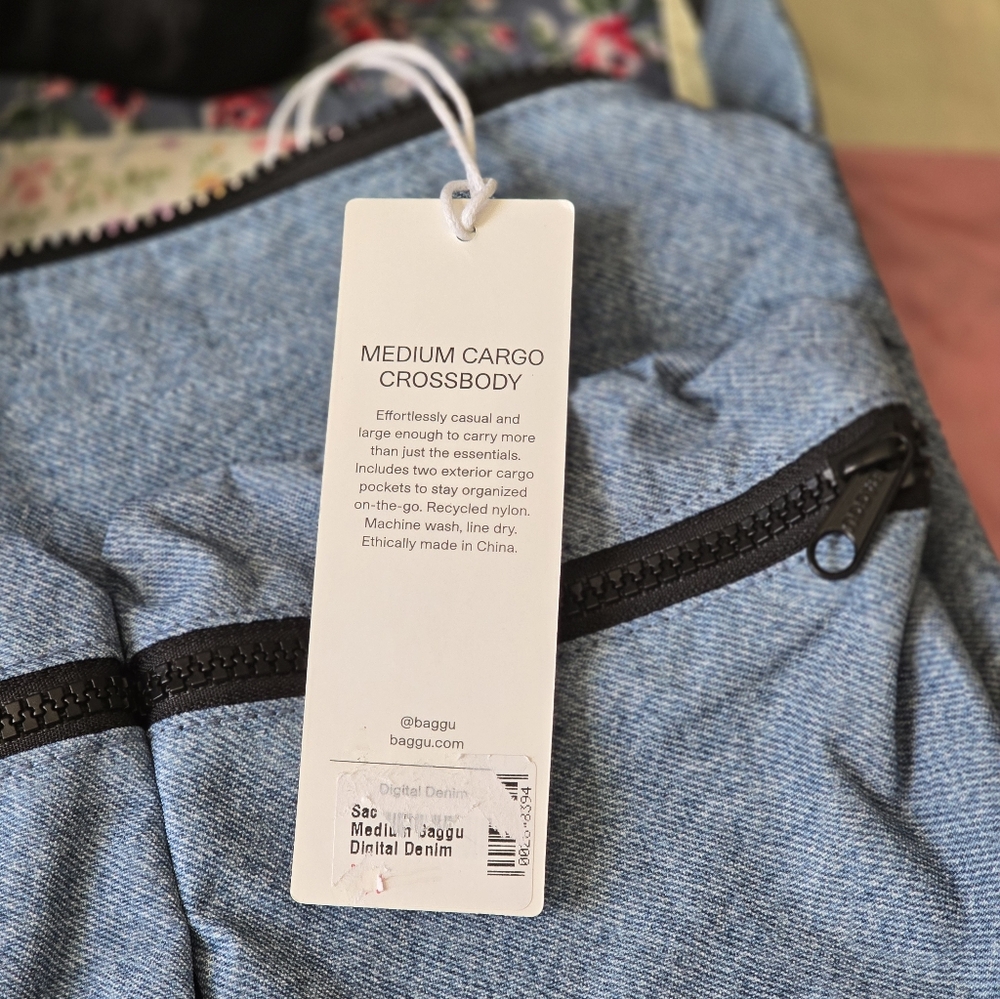 *NWT* BAGGU Medium Cargo Crossbody In Digital Denim - Picture 6 of 10